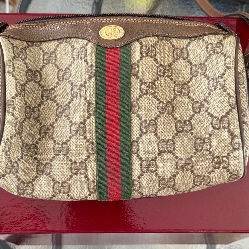 🚨Vintage -Gucci Beige and Red Shoulder Bag